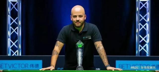 审美标尺悄 审美标尺悄